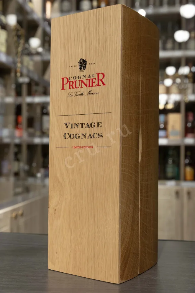 В магазине Крю Профи Prunier Vintage wooden box 1990 0.7 л