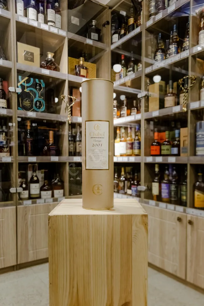 В магазине Крю Профи Chabot Vintage in tube 2001 0.7 л