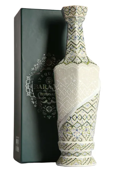 Текила Barajas Reposado in gift box  0.7 л