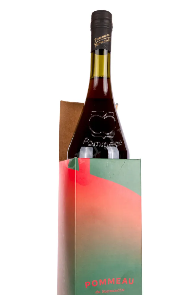 В подарочной коробке Michel Huard Pommeau de Normandie gift box 0.7 л