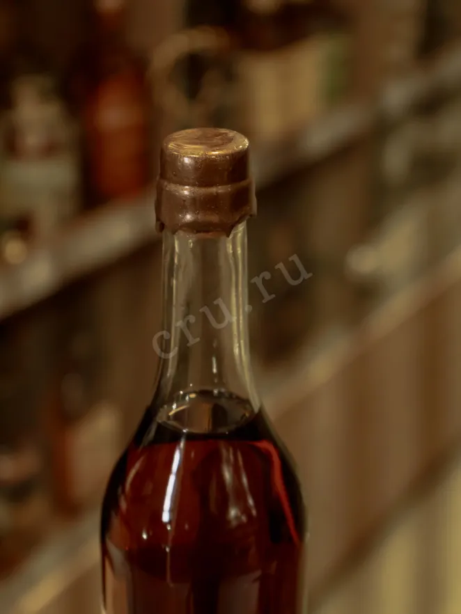 Пробка Laterrade Chateau de Briat Bas-Armagnac in wooden box 2001 0.7 л