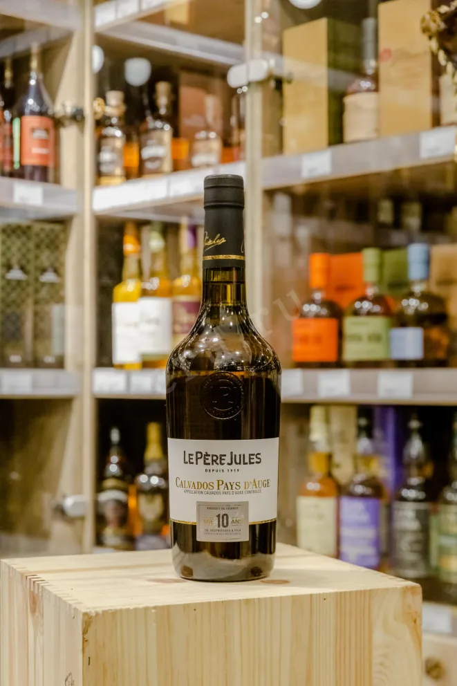 В магазине Крю Профи Le Pere Jules Pays d'Auge 10 years old gift box 0.7 л