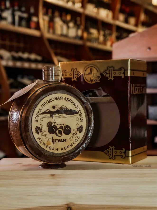 В магазине Крю Профи Ijevan Apricot in wooden barrel 0.7 л