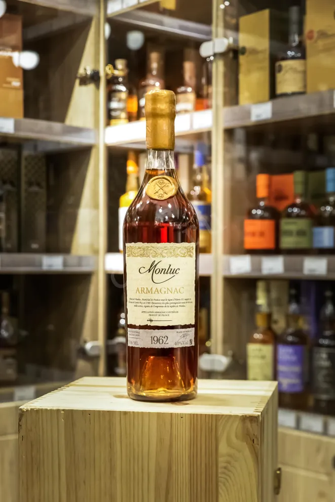 В магазине Крю Профи Monluc 1962 0.7 л