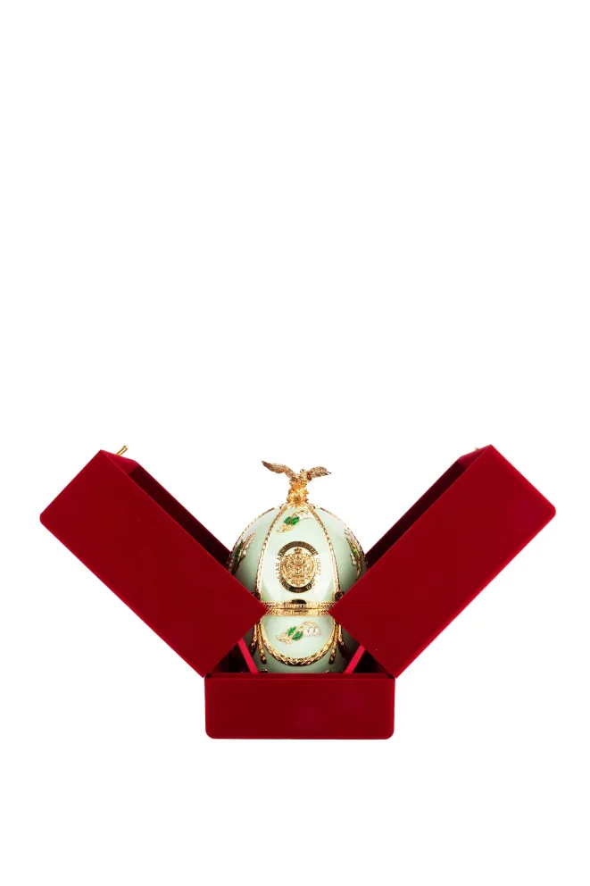 В подарочной коробке Imperial Collection Super Premium 0.7 л