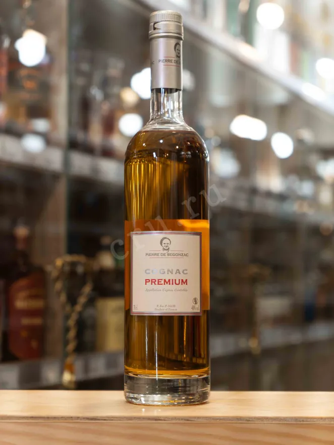 В магазине Крю Профи Pierre de Segonzac Premium 0.7 л