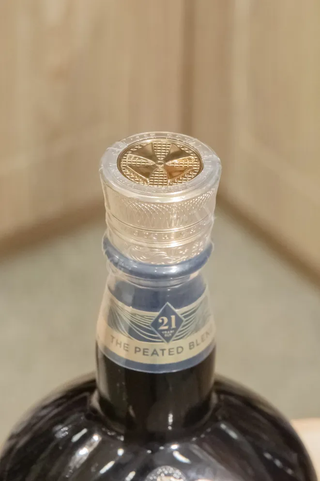 Пробка Chivas Regal Royal Salute Peated Blend 21 Years Old 0.7 л