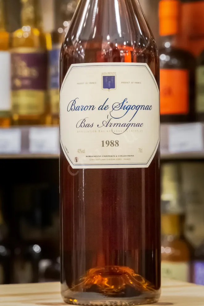 В магазине Крю Профи Baron de Sigognac wooden box 1988 0.7 л