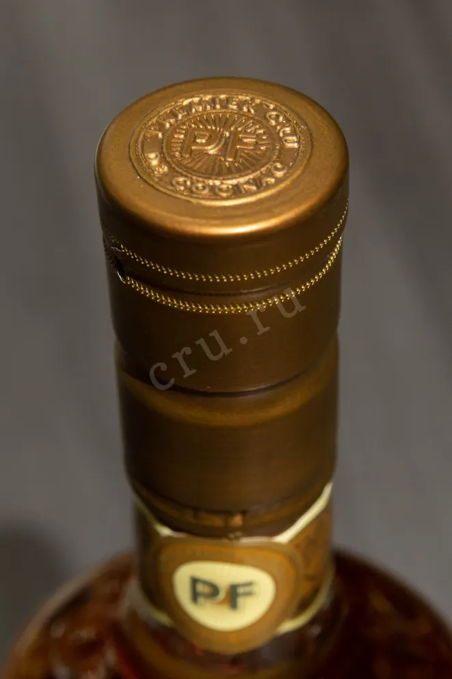 Пробка Pierre Ferrand Ambre 10 years in gift box 0.7 л