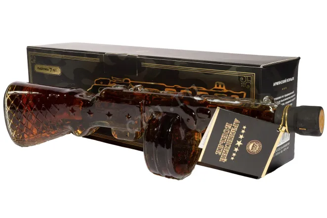 Коньяк Vedi Alco KV 7 Years PPSH Gun in gift box  0.5 л