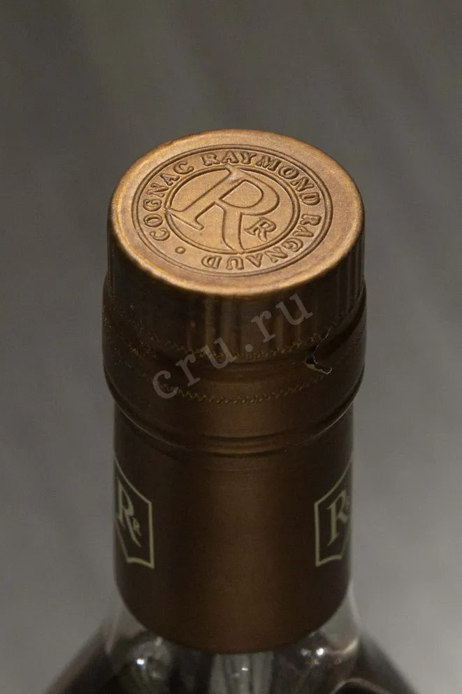 Пробка Raymond Ragnaud XO Grand Champagne 1er Cru De Cognac in gift box 0.5 л