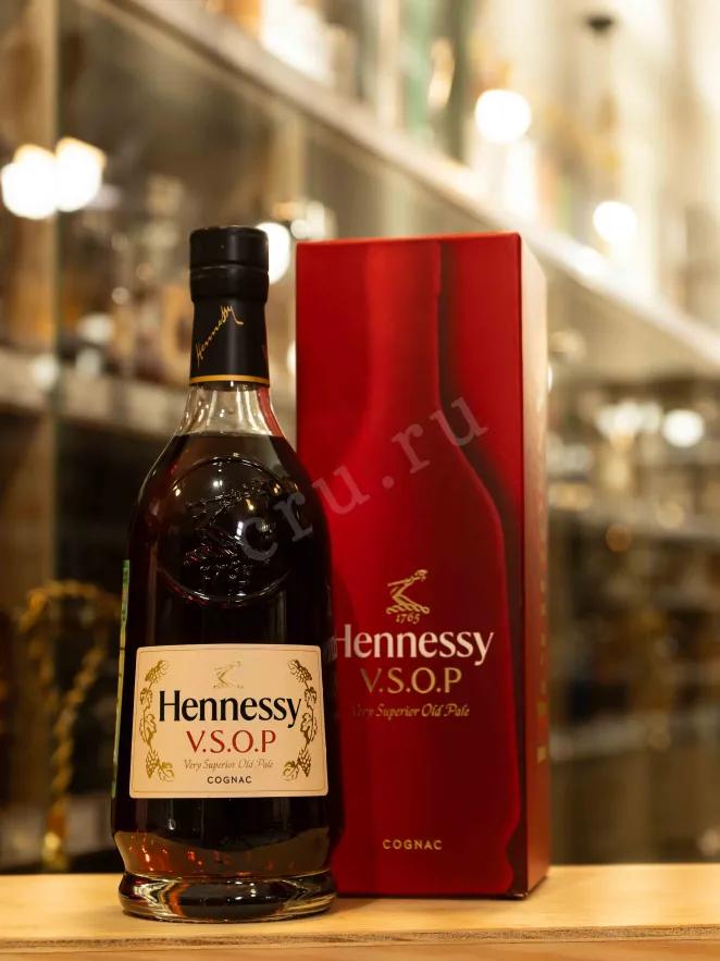 В магазине Крю Профи Hennessy VSOP 0.7 л