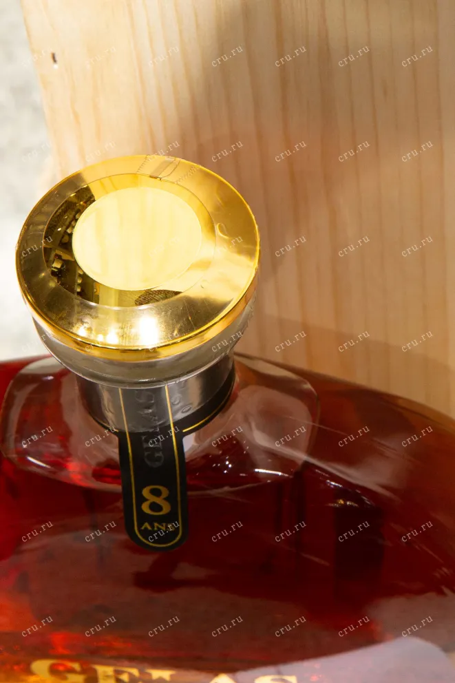 Пробка Gelas Bas Armagnac 8 years decanter in wooden box 0.7 л