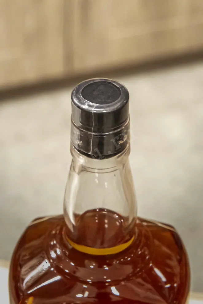 Пробка Charlie Parrys 3 year 0.7 л