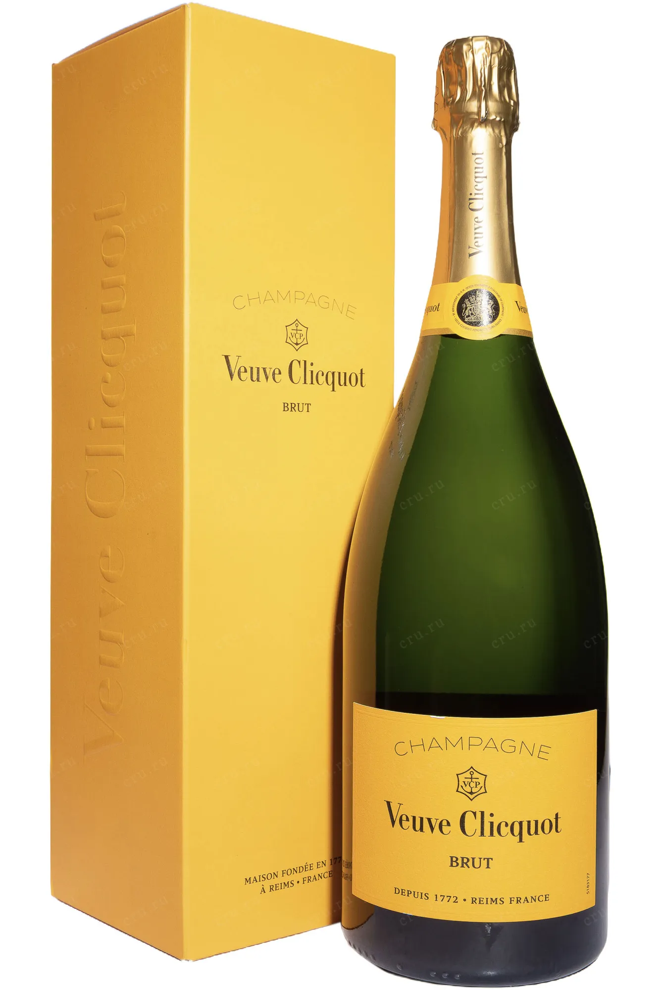 Фото — Шампанское Veuve Clicquot Ponsardin in gift box 2020 1.5 л