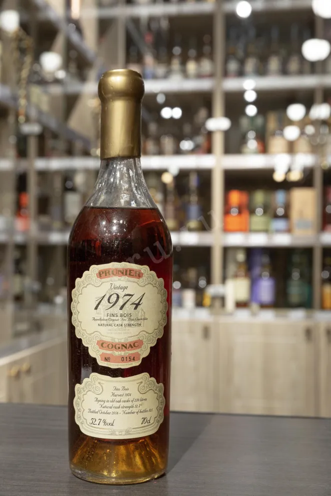 В магазине Крю Профи Prunier Fins Bois Vintage 1974 0.7 л