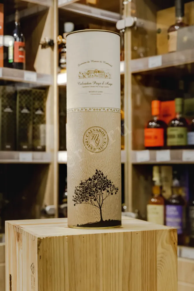 В магазине Крю Профи Domaine du Manoir de Montreuil Calvados Pays dAuge 1978 0.7 л