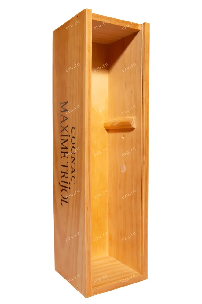 Коньяк Maxime Trijol in wooden box 1974 0.7 л