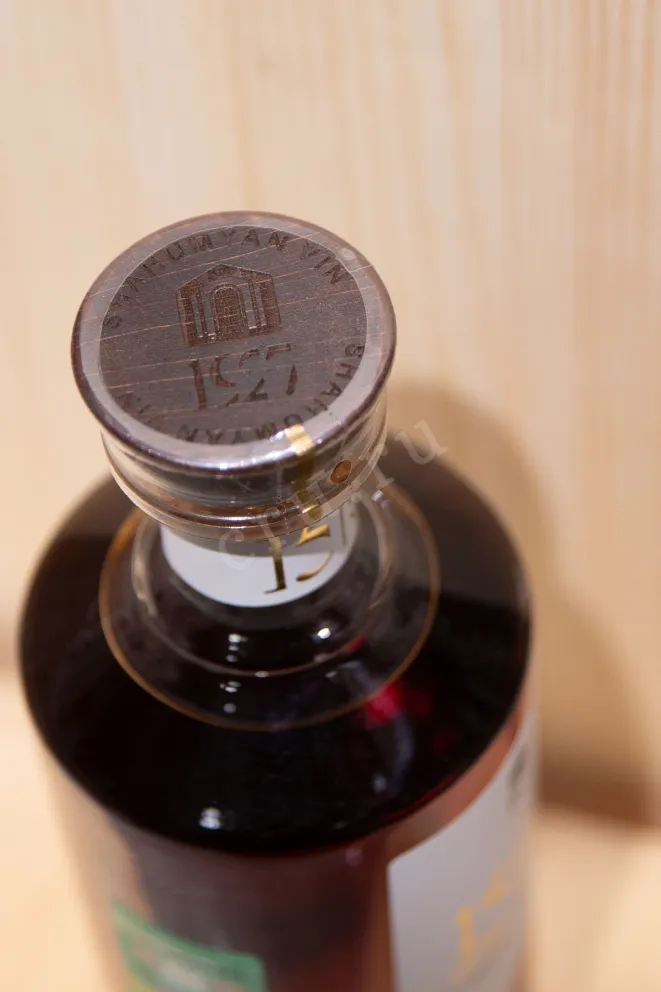 Пробка Shahumyan Level 15 years old in tube 0.5 л