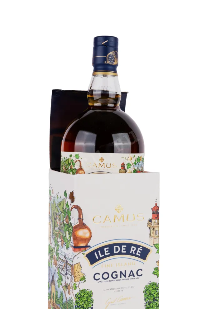 В подарочной коробке Camus Ile de Ré Fine Island 0.7 л