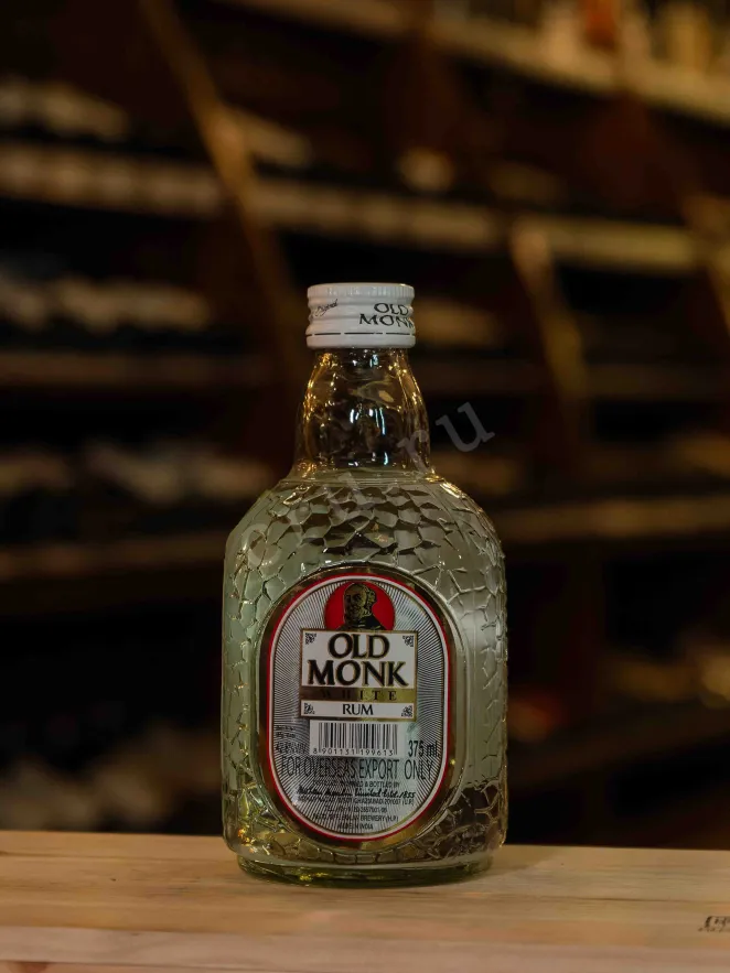 В магазине Крю Профи Old Monk White 0.375 л