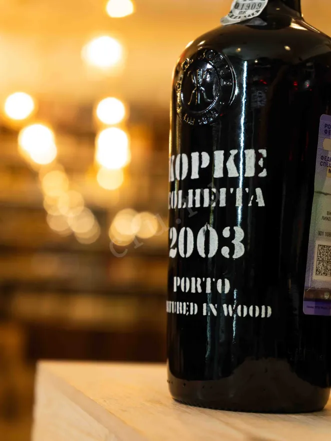В магазине Крю Профи Kopke Colheita White Porto in gift box 2003 0.75 л