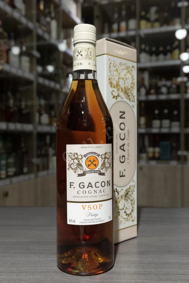 В магазине Крю Профи F.Gacon VSOP Prestige 4 years gift box 0.7 л