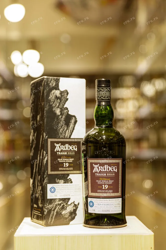 В магазине Крю Профи Ardbeg Traigh Bhan 19 years old gift box 0.7 л