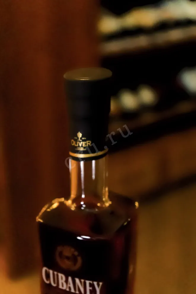 Пробка Cubaney Exquisito 21 years gift box 0.7 л