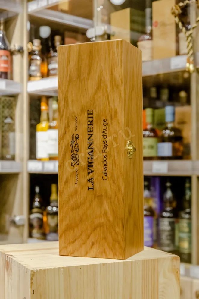 В магазине Крю Профи La Vigannerie 1980 0.7 л