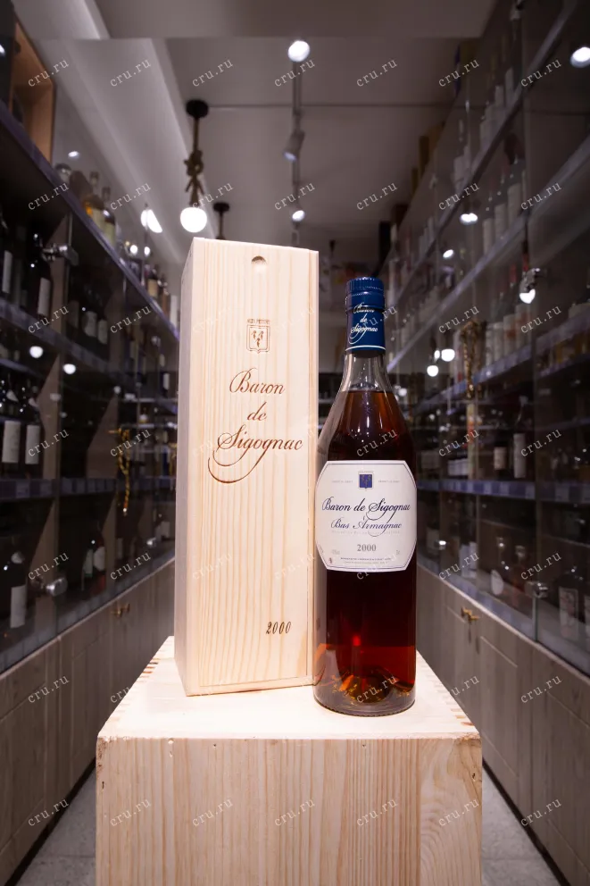 В магазине Крю Профи Baron de Sigognac wooden box 2000 0.7 л