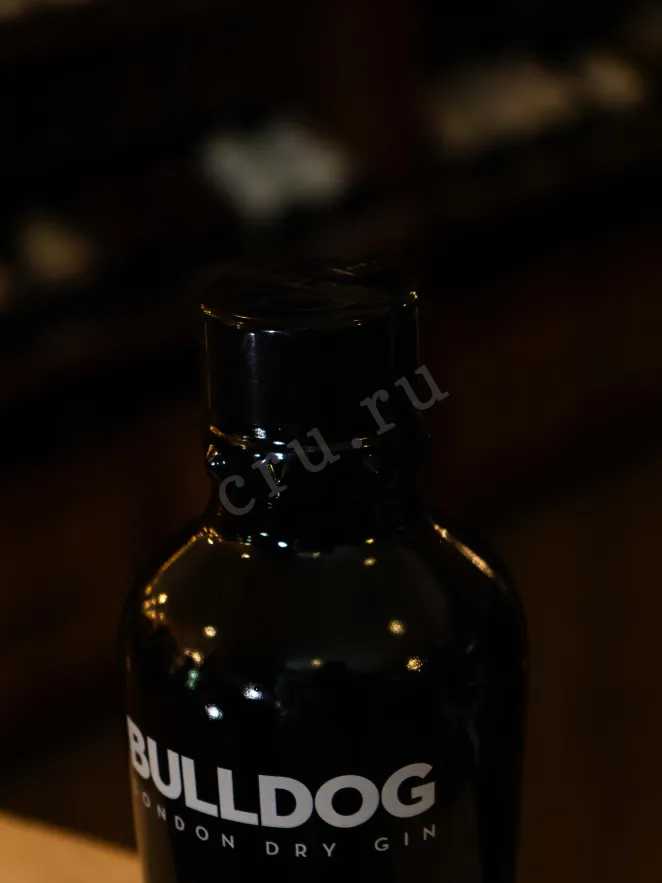 Пробка Bulldog London Dry 0.7 л