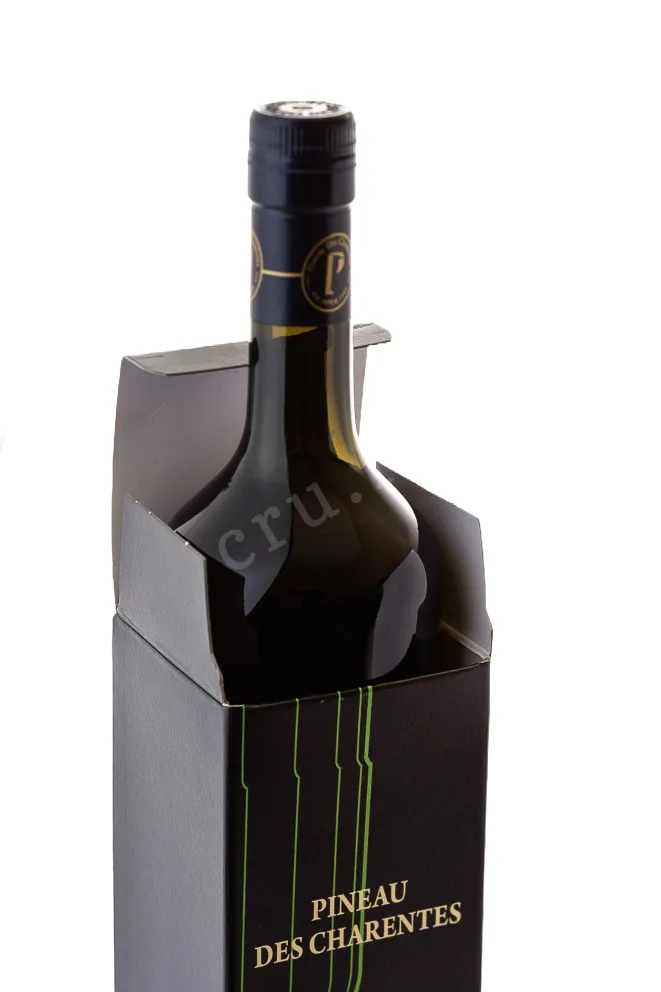 В подарочной коробке Pineau Francois 1er Pineau des Charantes pineau Blanc 2021 0.75 л