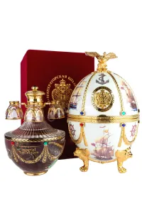 Водка Императорская Коллекция Супер Премиум Фаберже белая с парусниками в подарочной упаковке  0.7 л