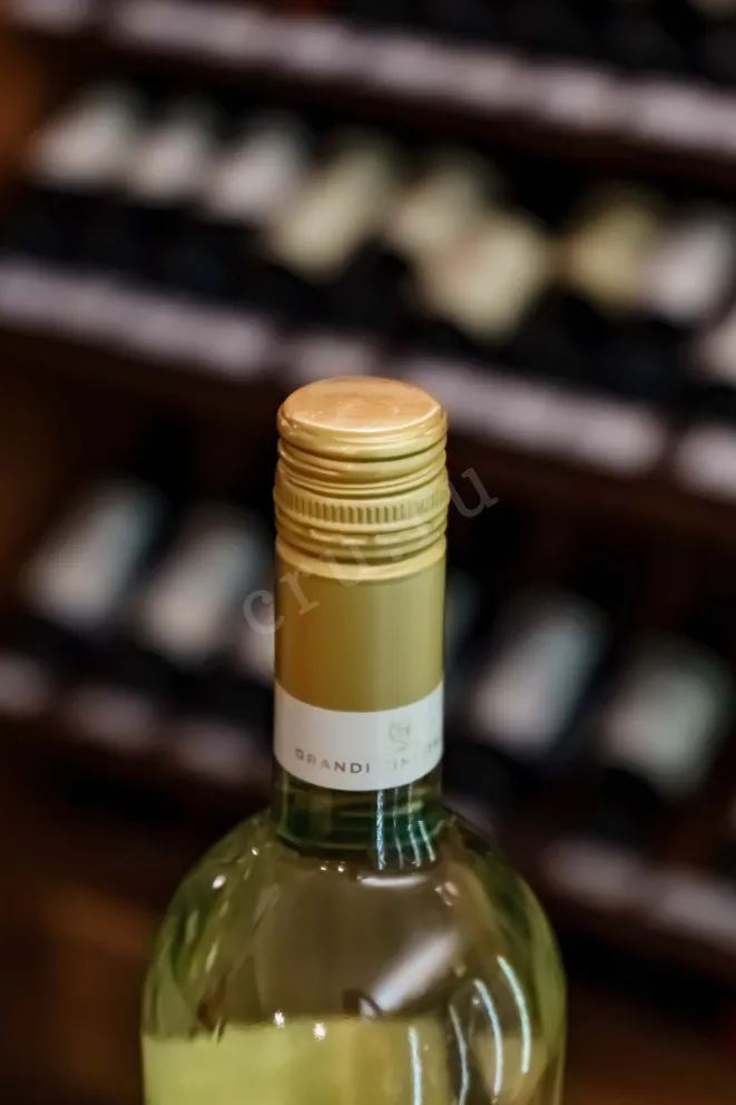 Пробка Masseria Trajone Pinot Grigio Puglia IGP 2024 0.75 л