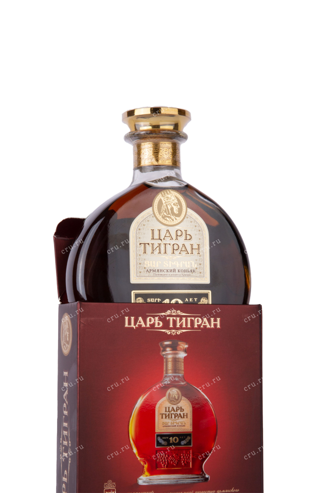 В подарочной коробке Tsar Tigran 10 years old 0.5 л