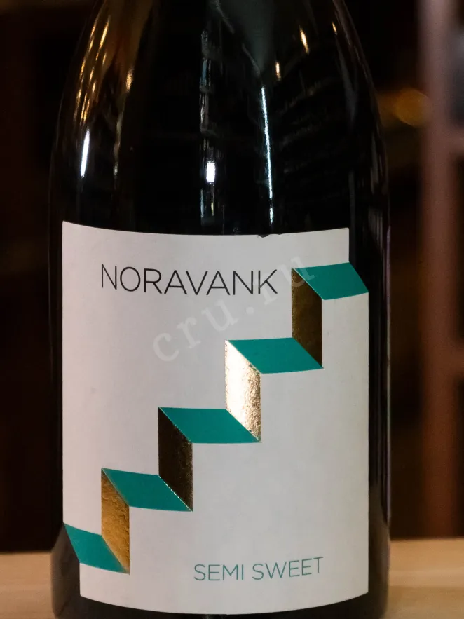 В магазине Крю Профи Noravank Red Semi-Sweet 2021 0.75 л