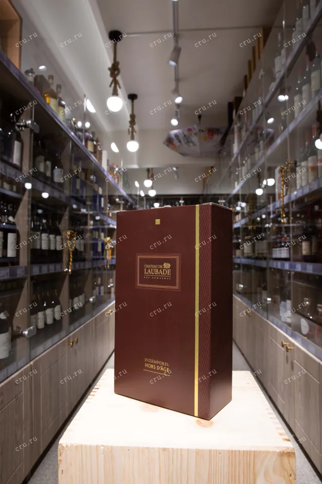 В магазине Крю Профи Chateau de Laubade Intemporel Hors D'Age (Carafe Aramis) 0.7 л