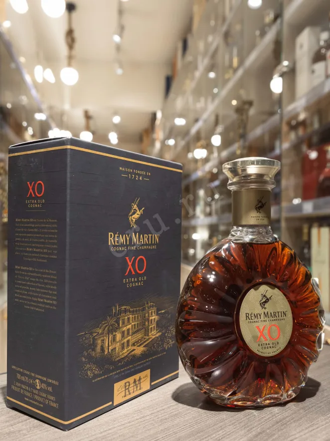 В магазине Крю Профи Remy Martin XO 0.7 л
