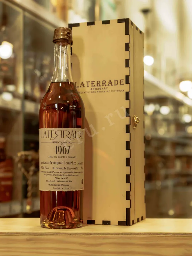 В магазине Крю Профи Laterrade Chateau de La Pouche Armagnac Tenareze in wooden box 1967 0.7 л