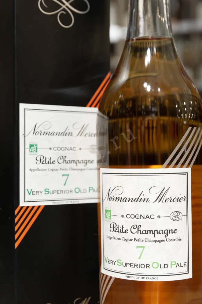 В магазине Крю Профи Normandin-Mercier Petite Champagne VSOP in gift box 0.7 л