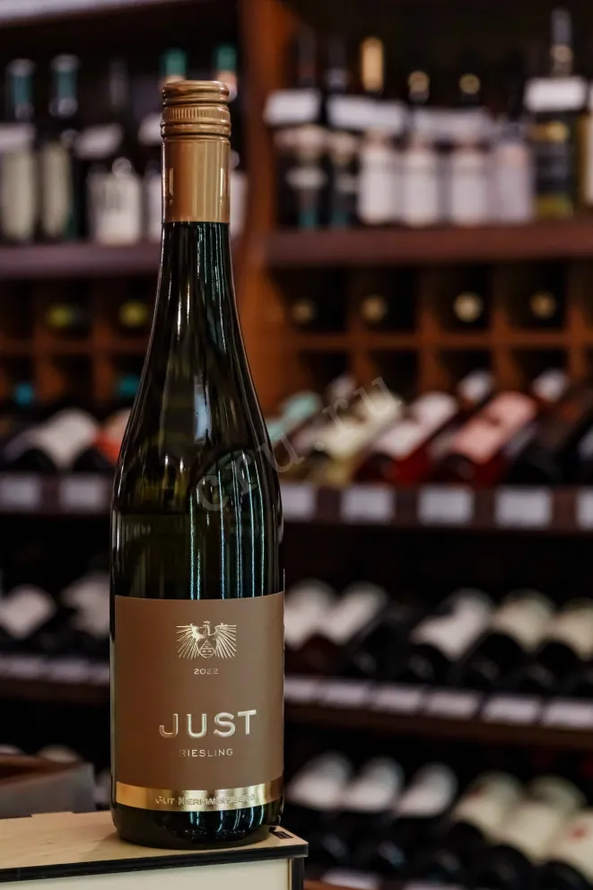 В магазине Крю Профи Gut Hermannsberg Just Riesling Trocken 2022 0.75 л