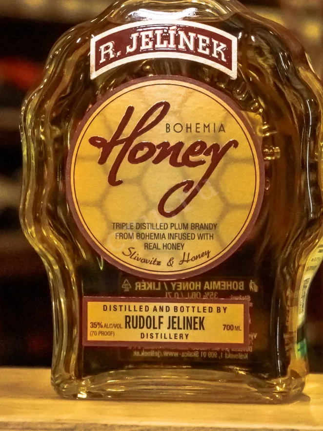 В магазине Крю Профи Rudolf Jelinek Slivovice Bohemia Honey 0.7 л