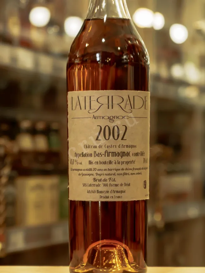 В магазине Крю Профи Laterrade Chateau de Castex Bas-Armagnac in wooden box 2002 0.7 л