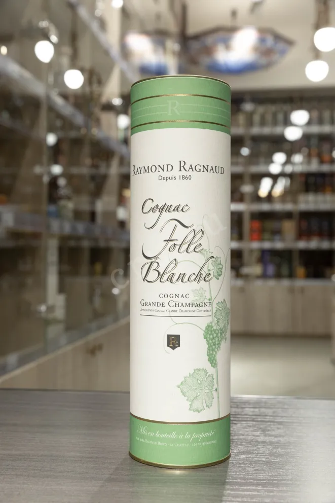 В магазине Крю Профи Raymond Ragnaud Grande Champagne Folle Blanche Millesime in tube 2005 0.7 л
