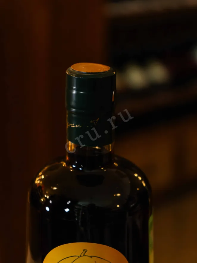 Пробка Ijevan Apricot Brandy 15 years in gift box 0.5 л
