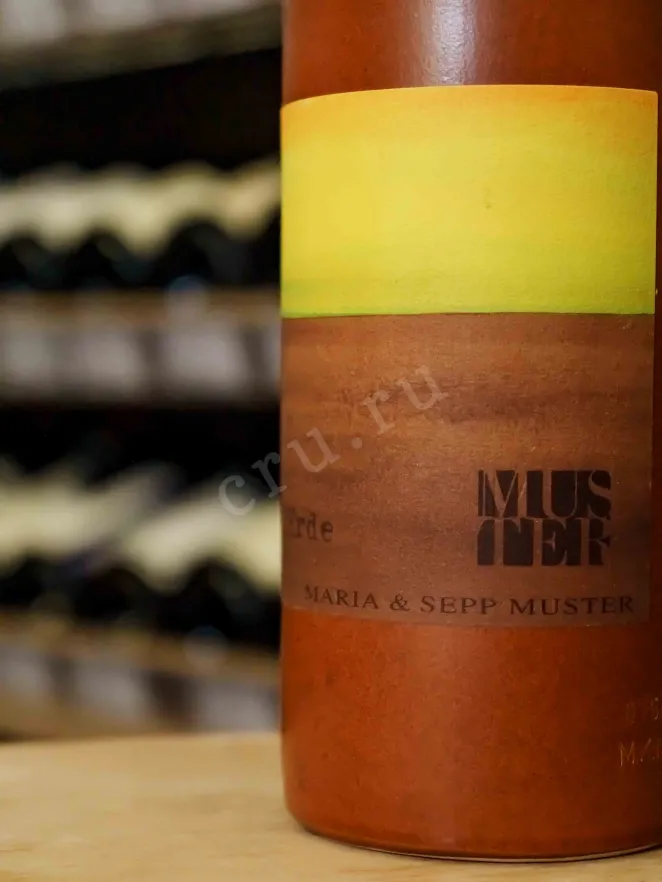В магазине Крю Профи Maria und Sepp Muster Erde 2019 0.75 л