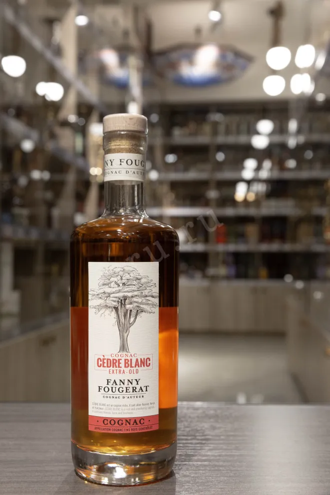 В магазине Крю Профи Fanny Fougerat Cedre Blanc Extra Old Fins Bois in gift box 0.7 л