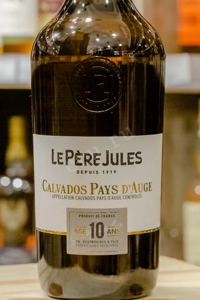 В магазине Крю Профи Le Pere Jules Pays d'Auge 10 years old gift box 0.7 л