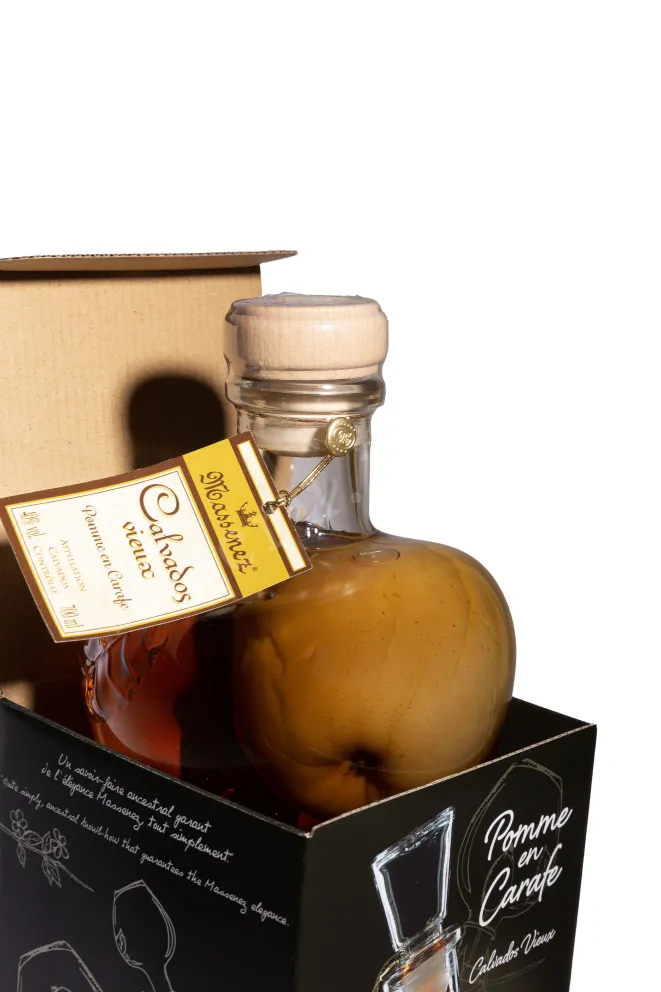 В подарочной коробке G.E. Massenez Vieux in gift box 0.7 л